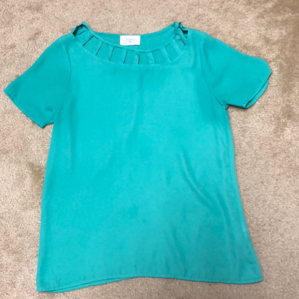Short Sleeve Shirt with Cutout